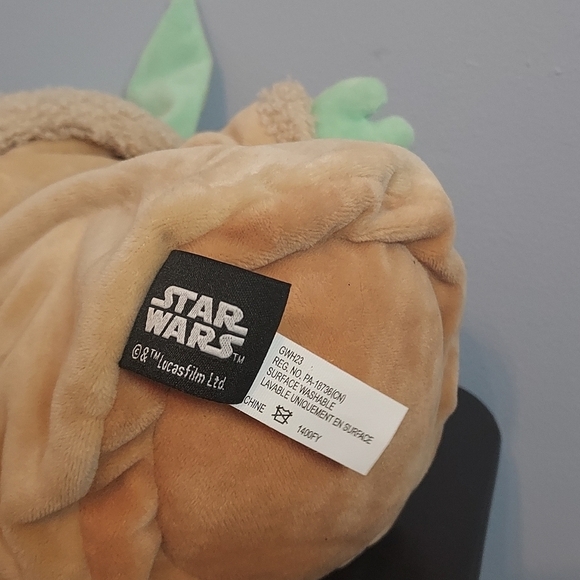 Star Wars The Mandalorian The Child 2020 - Picture 5 of 6